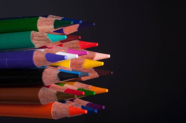 siyah arka plan üzerine izole kalem 