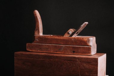 Retro ahşap blok uçak aracı üzerinde ahşap kutu