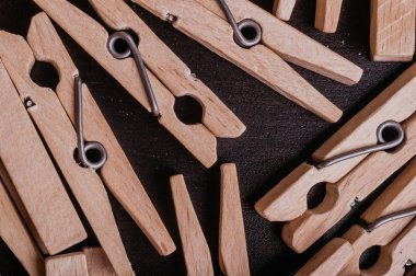 yeni bahar türü ahşap clothespins yakın çekim