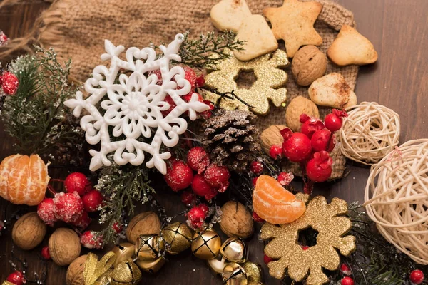 Noel ve yılbaşı süsleri yılbaşı ağacı için. Noel Kartpostalı.