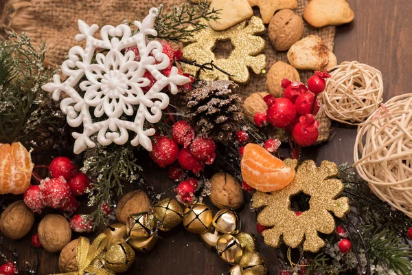 Noel ve yılbaşı süsleri yılbaşı ağacı için. Noel Kartpostalı.