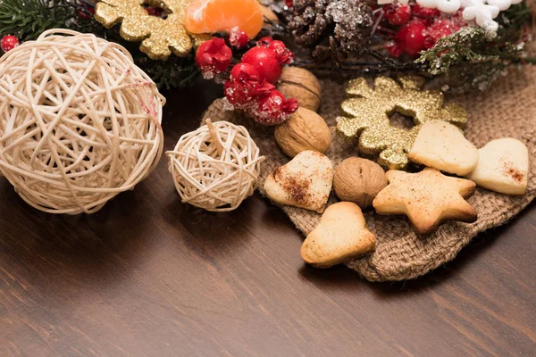 Noel ve yılbaşı süsleri yılbaşı ağacı için. Noel Kartpostalı.