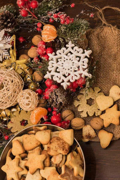 Noel ve yılbaşı süsleri yılbaşı ağacı için. Noel Kartpostalı.