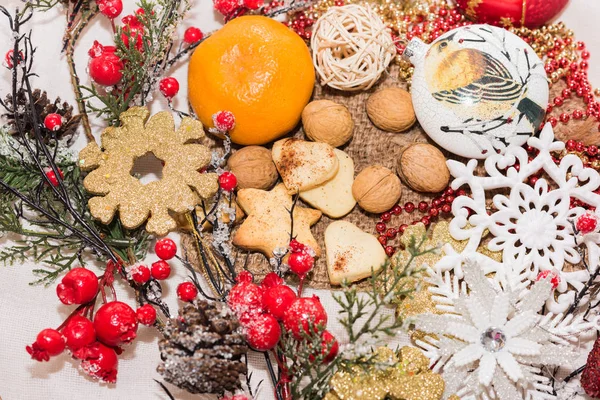 Noel ve yılbaşı süsleri yılbaşı ağacı için. Noel Kartpostalı.