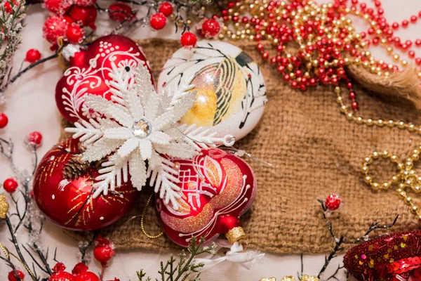 Noel ve yılbaşı süsleri yılbaşı ağacı için. Noel Kartpostalı.