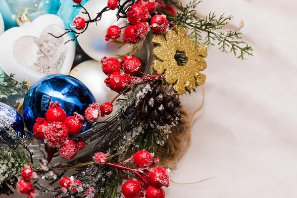 Noel ve yılbaşı süsleri yılbaşı ağacı için. Noel Kartpostalı.