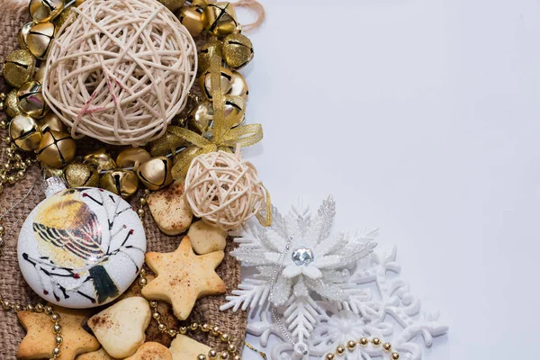 Noel ve yılbaşı süsleri yılbaşı ağacı için. Noel Kartpostalı.