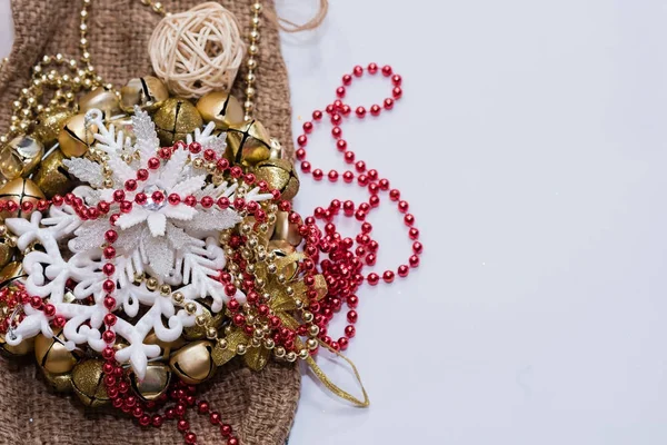 Noel ve yılbaşı süsleri yılbaşı ağacı için. Noel Kartpostalı.
