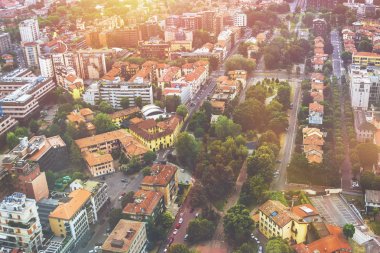 Güzel çok renkli tonda aeroview görüntü Milan