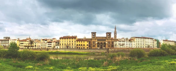 Firenze centro a giornata nuvolosa — Foto Stock