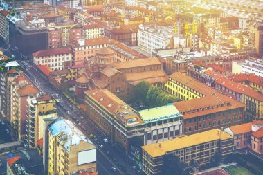 Güzel çok renkli tonda aeroview görüntü Milan