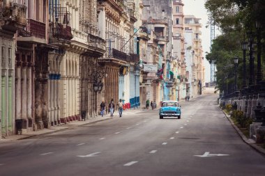 Küba, Havana - 18 Şubat 2017: güzel retro vintage otomobillerde