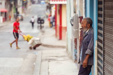 Küba, Havana - 18 Şubat 2017: bilinmeyen insanlar güzel colo
