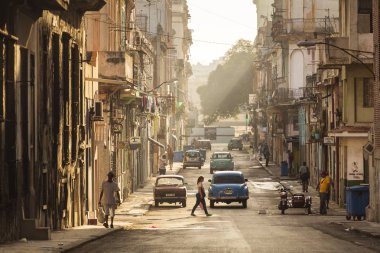 Küba, Havana - 18 Şubat 2017: bilinmeyen insanlar güzel colo