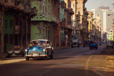 Küba, Havana - 18 Şubat 2017: güzel retro vintage otomobillerde