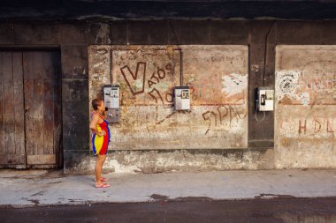 Küba, Havana - 18 Şubat 2017: bilinmeyen insanlar güzel colo