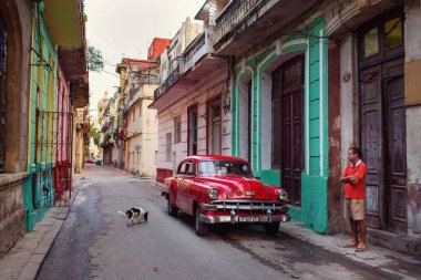 Küba, Havana - 19 Şubat 2017: güzel retro vintage otomobillerde