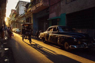 Küba, Havana - 20 Şubat 2017: güzel retro vintage otomobillerde