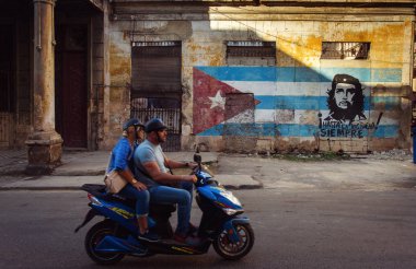 Küba, Havana - 20 Şubat 2017: güzel retro vintage motorcy