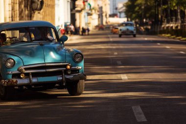 Küba, Havana - 20 Şubat 2017: güzel retro vintage otomobillerde