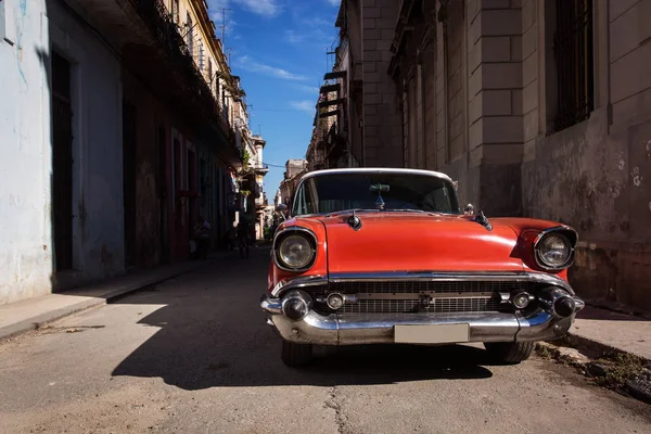 Küba, Havana - 19 Şubat 2017: güzel retro vintage otomobillerde Telifsiz Stok Fotoğraflar