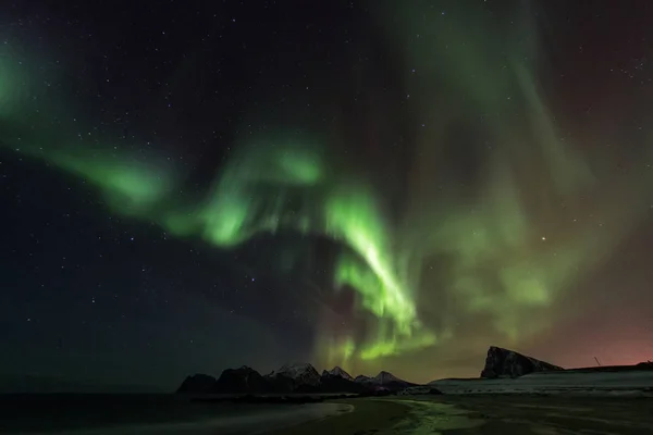 Amazin landscape of northen lights in background at Lofoten, Nor — Stock Photo, Image