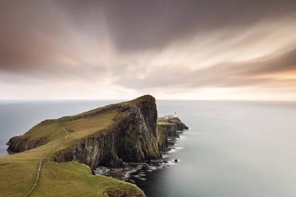 Neist Point Lighthouse Isle Skye Sunset Beautiful Colourful Clouds Background — Stock Photo, Image