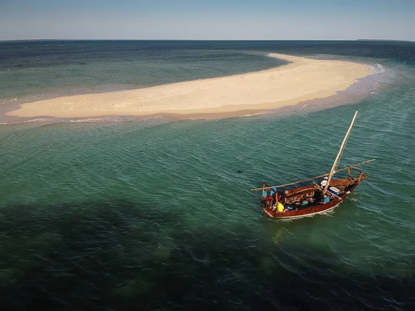 Tomma Stranden Med Båt Nära Zanzibar Tanzania Utsikt Från Drönare — Stockfoto