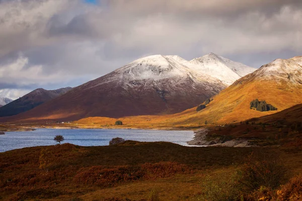 Autumn Landscape Highlands Scotland United Kingdom Beautiful Mountains Snow Background — Stock Photo, Image