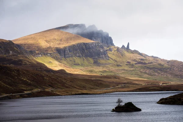 Loch Leathan Old Man Storr Rock Formations Νήσος Skye Σκωτία — Φωτογραφία Αρχείου