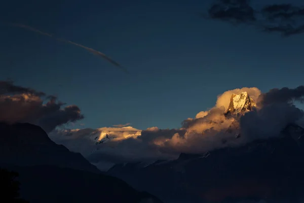 Landschap Met Machapuchare Fishtail Uitzicht Vanaf Tadapani Tijdens Trekking Himalaya — Stockfoto