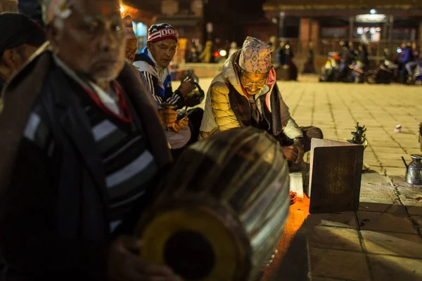 Bhaktapur Nepal November 2017 People Singing Spiritual Ritual Durbar Square — Stock Photo, Image