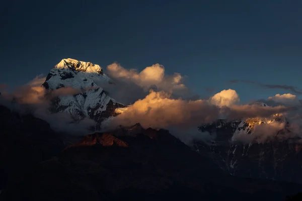 Paisaje Con Vista Del Pico Sur Annapurna Desde Tadapani Durante —  Fotos de Stock