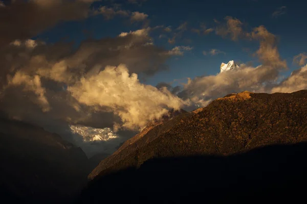 Landscape Machapuchare Fishtail Peak Sunset View Ghandruk Trekking Himalaya Mountains — Stock Photo, Image