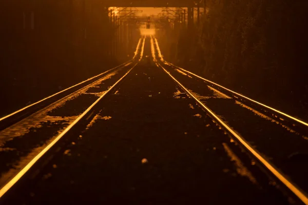 Linhas Ferroviárias Com Luz Bonita Pôr Sol Fundo — Fotografia de Stock