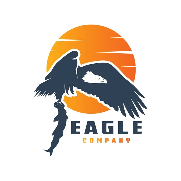 Ørnen logo design bytte på fisk – Stock-vektor