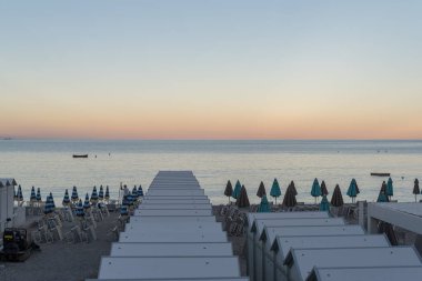 Yaz aylarında Genova, deniz ve küçük Antik Kentler