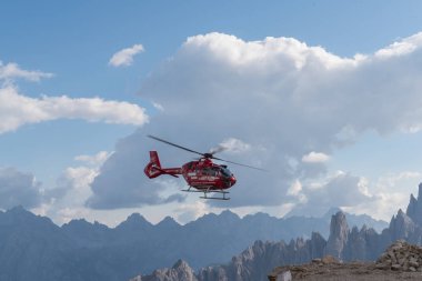 Dolomites Trentino büyük dağ helikopterin içinde