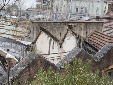 Garda Gölü Dağları'nda terk edilmiş şantiye