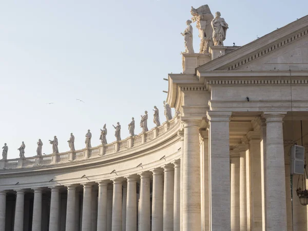 Abril 2018 Peters Basílica Colunas Torno Lugar Cidade Vaticano — Fotografia de Stock