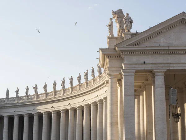 Abril 2018 Peters Basílica Colunas Torno Lugar Cidade Vaticano — Fotografia de Stock