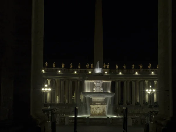 2018 ピエトロ寺院の噴水を配置 バチカン市国 ローマ イタリア — ストック写真