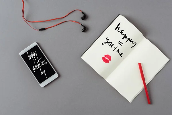 Top View Smartphone Words Happy Valentines Day Notebook Lips Print — Stock Photo, Image