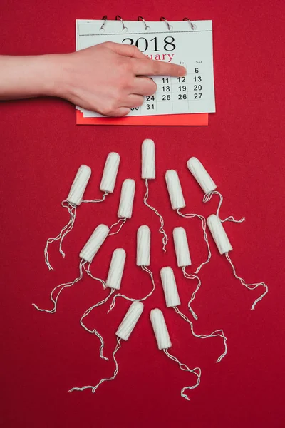 Cropped Shot Woman Pointing Date Calendar Menstrual Tampons Isolated Red — Stock Photo, Image