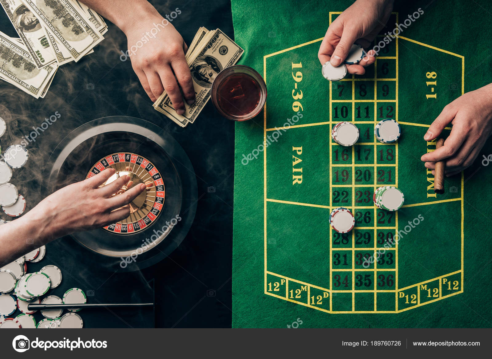 фото людей в казино
