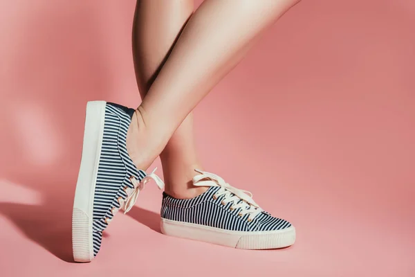 Cropped Shot Woman Legs Stylish Sneakers Pink Background — Stock Photo, Image