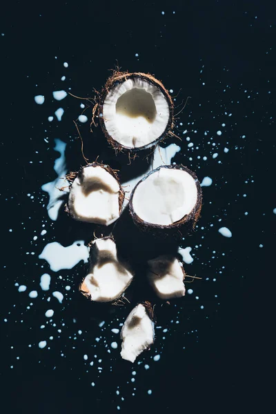 Close View Pieces Healthy Coconuts Organic Coconut Milk Black — Stock Photo, Image