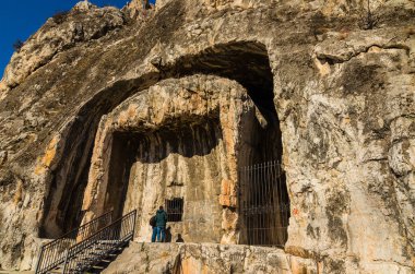 Amasya, Türkiye - 18 Şubat 2017: Kaya mezarları Pontus kralları  