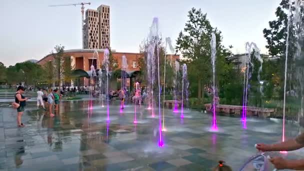 Skanderbeg square, the main square in Tirana, Albania — Stock Video