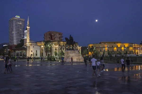 Praça Skanderbeg Noite Tirana Tirana Albânia Julho 2017 Praça Skanderbeg — Fotografia de Stock